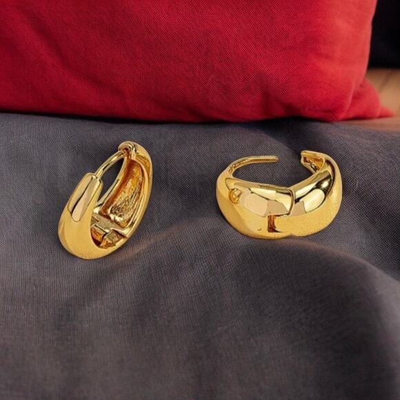 None Jewelry - NEW 18K yellow gold plated casual huggy hoop bean earrings jewelry B22A